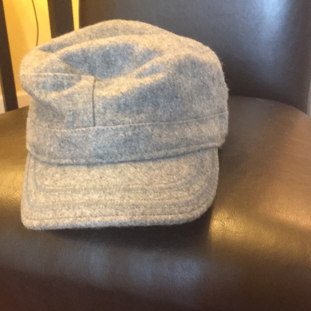 Grey newsboy cap